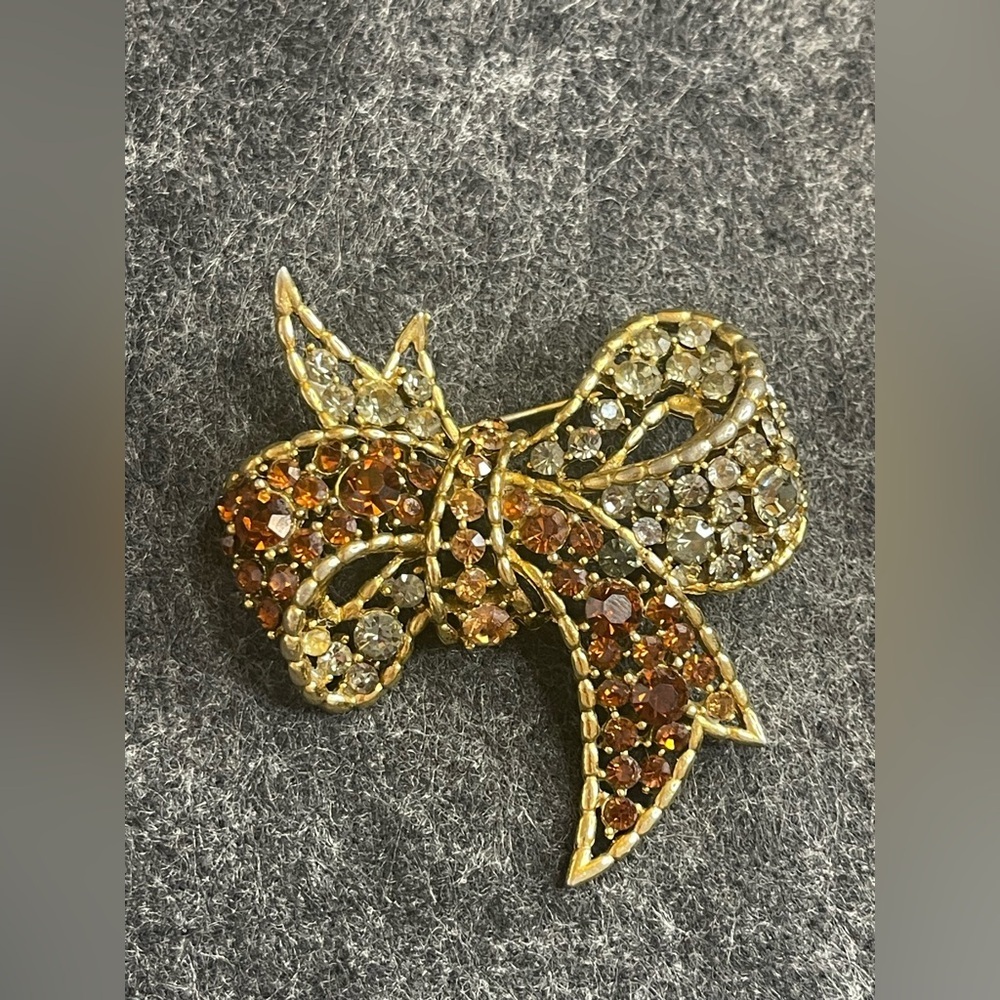 Vintage Rhinestone bow brooch
